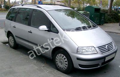 Автостекла Volkswagen Sharan I c установкой в Москве